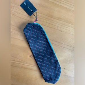 Kendall & Kylie, makeup bag, one size, NWT, great gift!